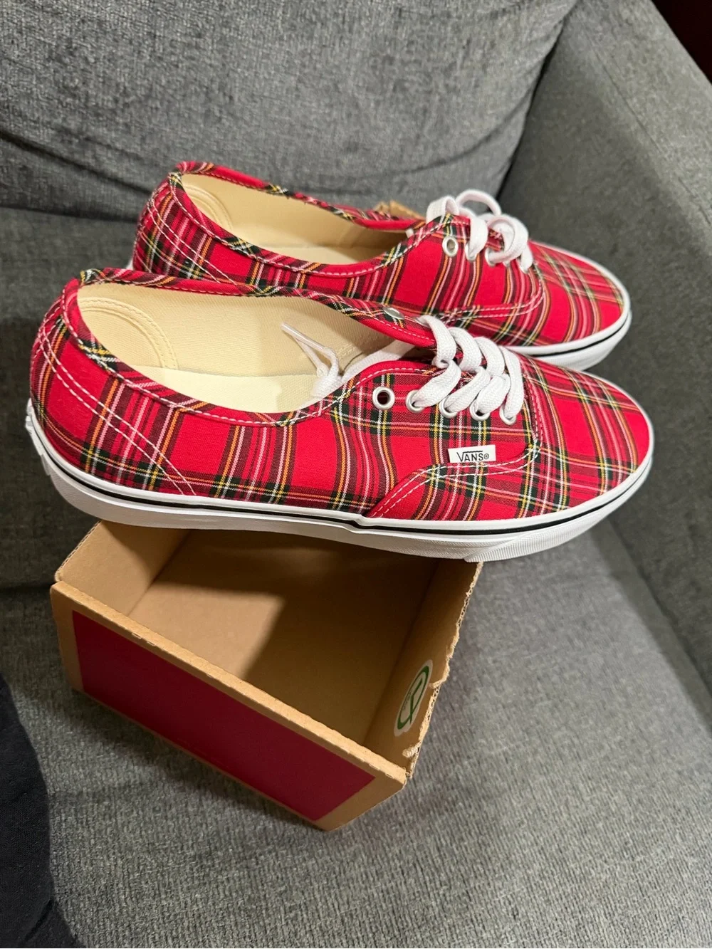 Vans Authentic Shoes Plaid Red White Low Top Christmas Hunting Limited Men’s 9.5